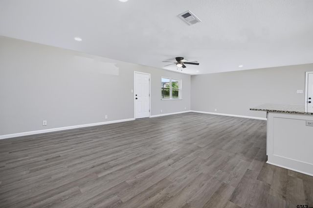 3211 Fernwood Dr, Tyler, TX 75701
