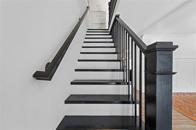 106 Manor Way, Rochester Hills, MI 48309