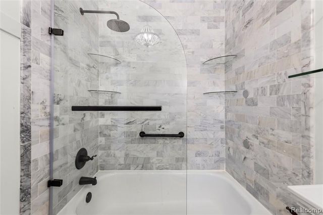 106 Manor Way, Rochester Hills, MI 48309