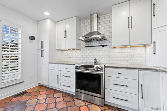 106 Manor Way, Rochester Hills, MI 48309