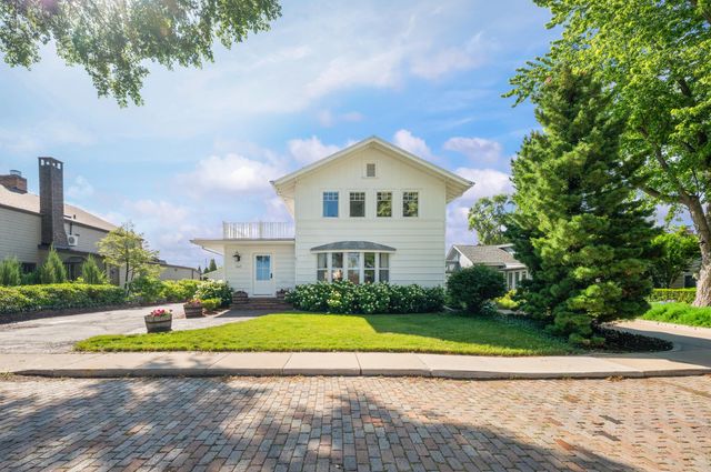 347 Ridgeway Street, St. Joseph, MI 49085