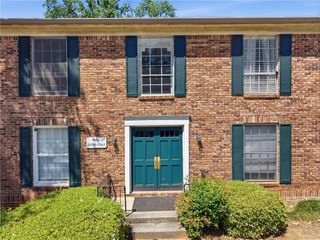 5560 Kingsport Drive NE 27, Atlanta, GA 30342