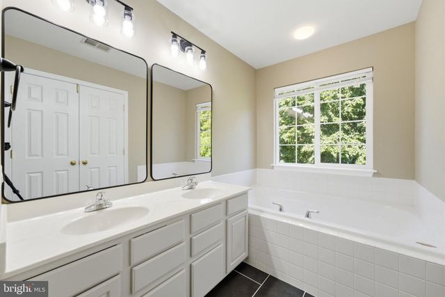 14268 HUNTERS RUN WAY, Gainesville, VA 20155