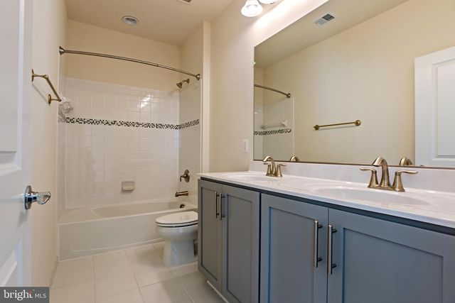 8753 SOUTHERN OAKS PL, Lorton, VA 22079