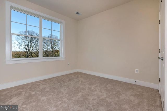 8753 SOUTHERN OAKS PL, Lorton, VA 22079