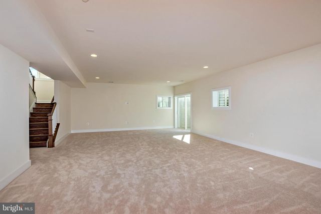 8753 SOUTHERN OAKS PL, Lorton, VA 22079