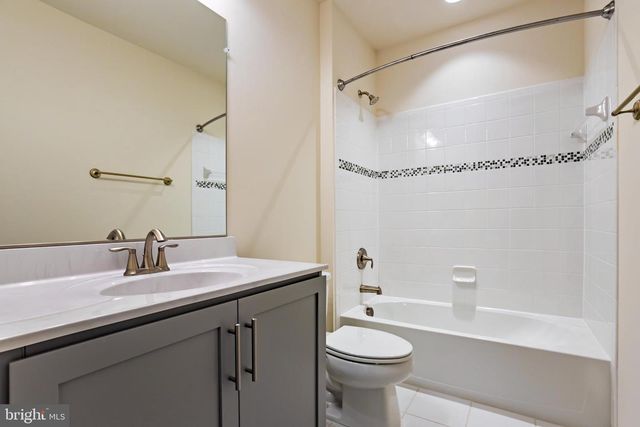 8753 SOUTHERN OAKS PL, Lorton, VA 22079