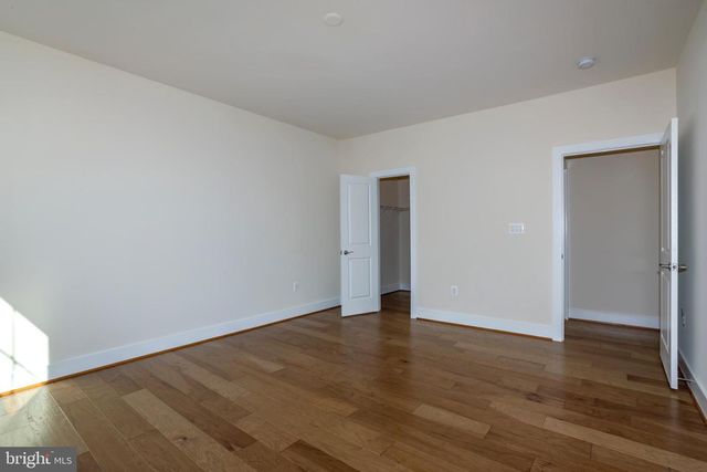 8753 SOUTHERN OAKS PL, Lorton, VA 22079