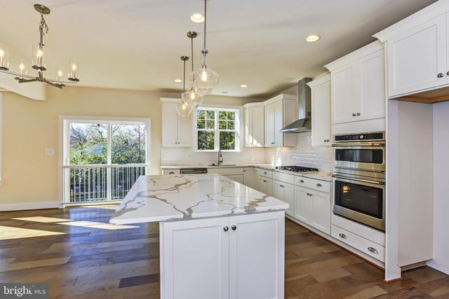 8753 SOUTHERN OAKS PL, Lorton, VA 22079