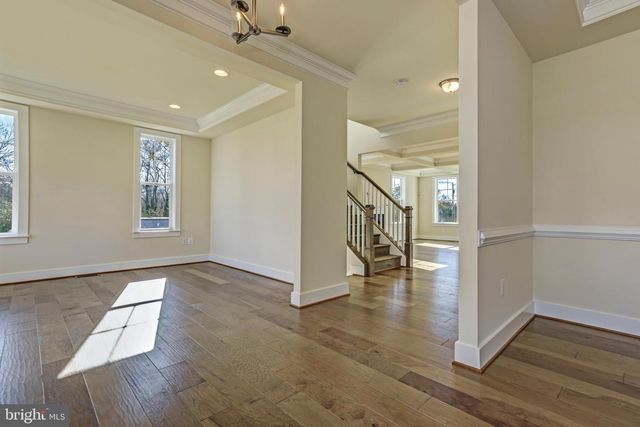 8753 SOUTHERN OAKS PL, Lorton, VA 22079