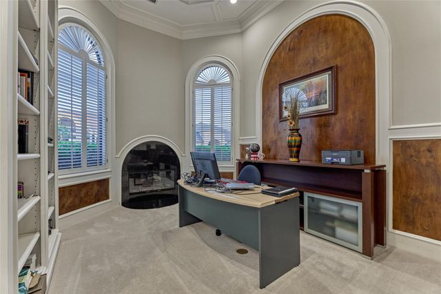200 Sarasota Circle S, Montgomery, TX 77356