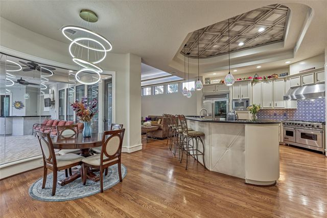 200 Sarasota Circle S, Montgomery, TX 77356