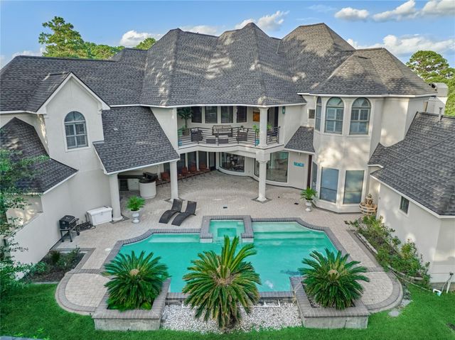 200 Sarasota Circle S, Montgomery, TX 77356