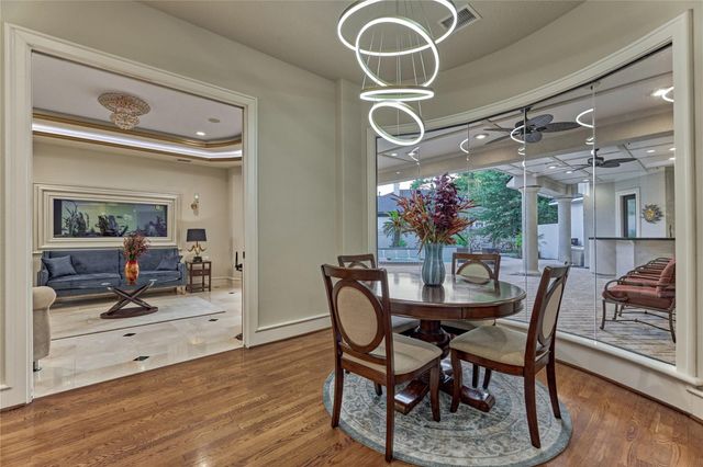 200 Sarasota Circle S, Montgomery, TX 77356