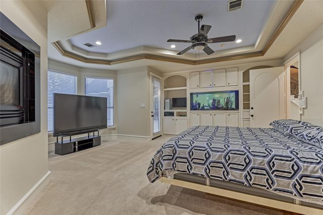200 Sarasota Circle S, Montgomery, TX 77356