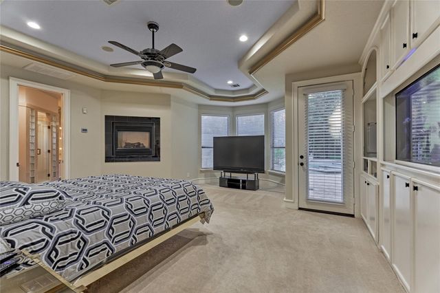 200 Sarasota Circle S, Montgomery, TX 77356