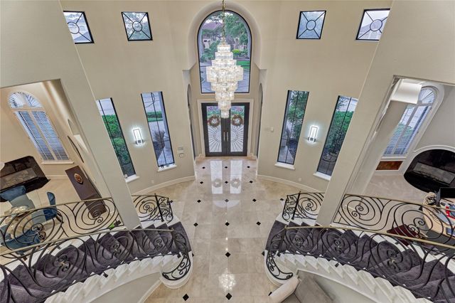 200 Sarasota Circle S, Montgomery, TX 77356