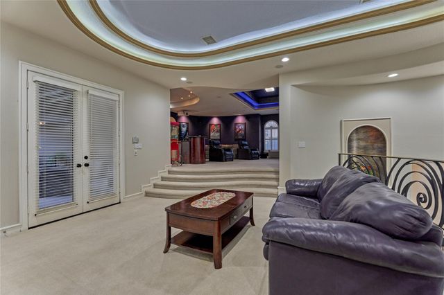 200 Sarasota Circle S, Montgomery, TX 77356