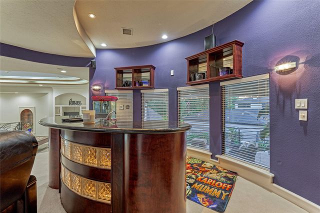 200 Sarasota Circle S, Montgomery, TX 77356