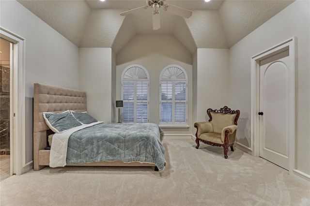 200 Sarasota Circle S, Montgomery, TX 77356