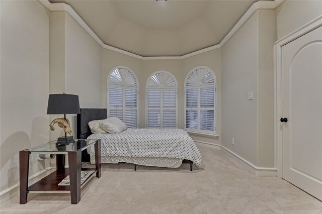 200 Sarasota Circle S, Montgomery, TX 77356