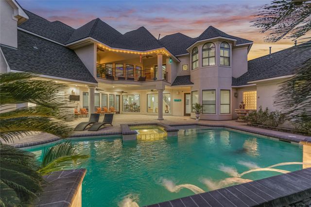 200 Sarasota Circle S, Montgomery, TX 77356