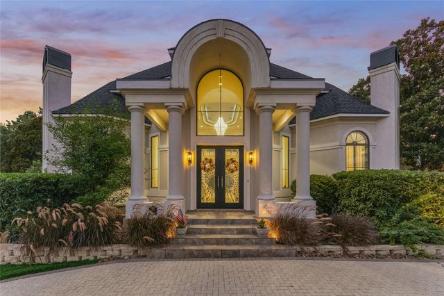 200 Sarasota Circle S, Montgomery, TX 77356