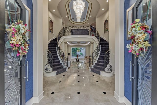 200 Sarasota Circle S, Montgomery, TX 77356
