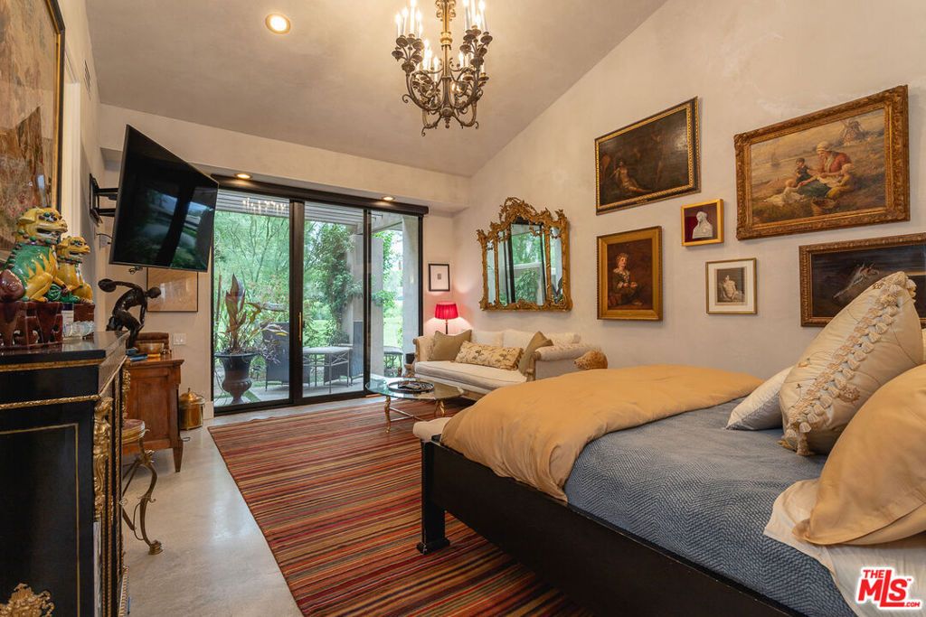 Image 11 of property listing at 74687 Arroyo Drive, Indian Wells, CA 92210