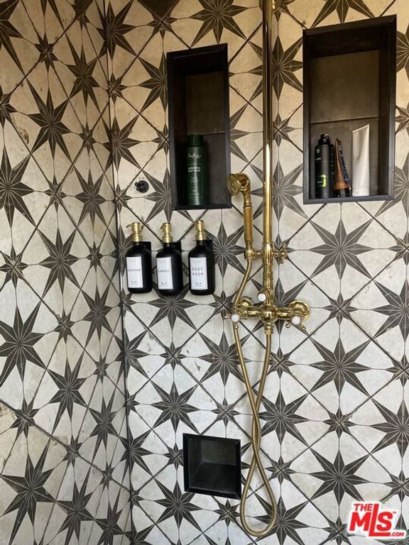 Image 15 of property listing at 74687 Arroyo Drive, Indian Wells, CA 92210