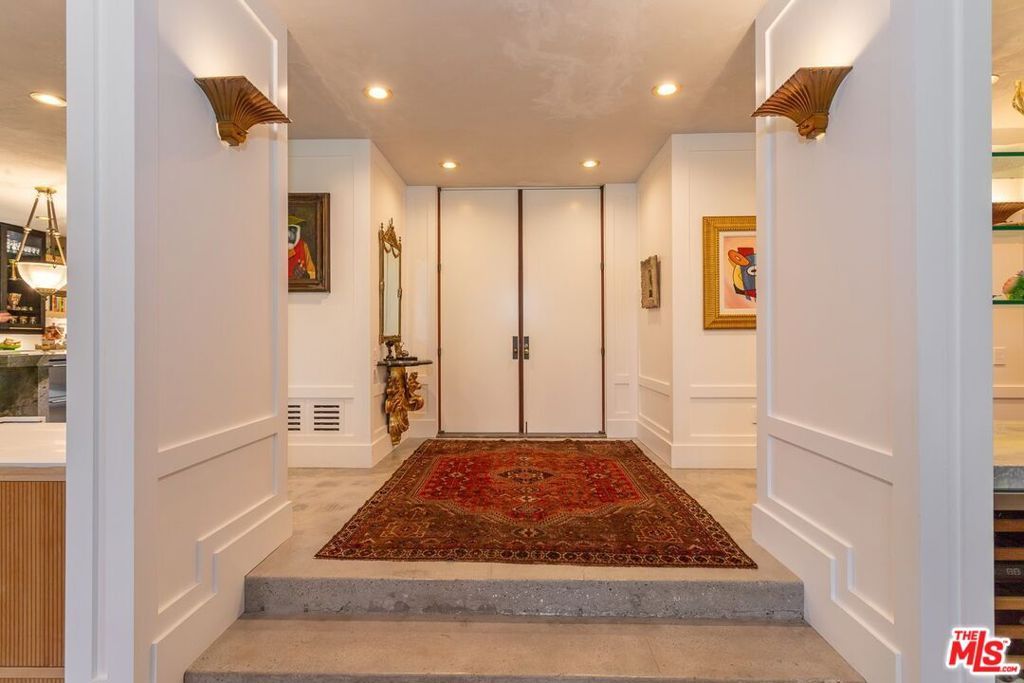 Image 2 of property listing at 74687 Arroyo Drive, Indian Wells, CA 92210