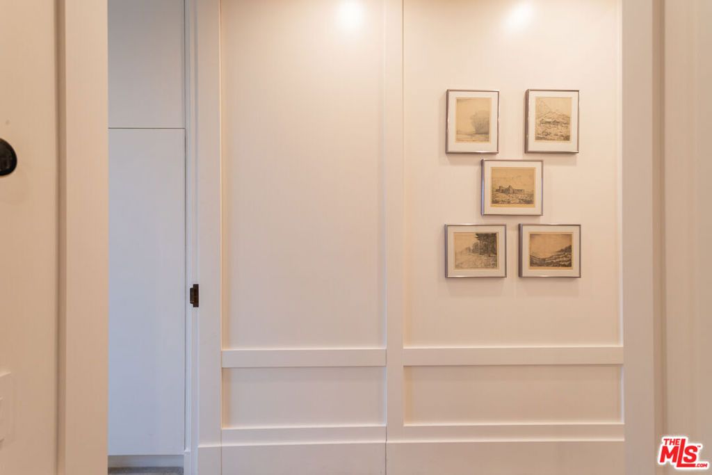 Image 8 of property listing at 74687 Arroyo Drive, Indian Wells, CA 92210