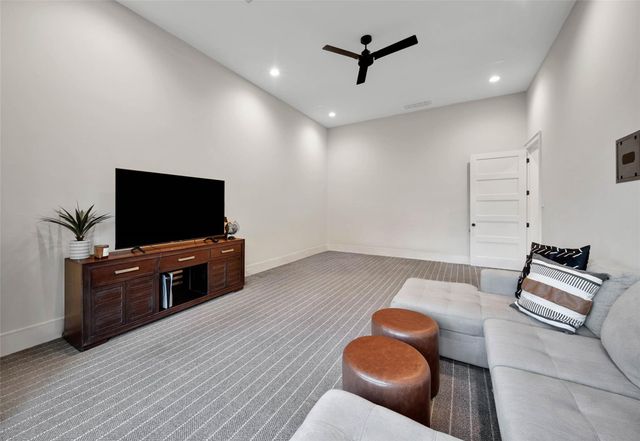 407 N Copa Palm Loop, Montgomery, TX 77316