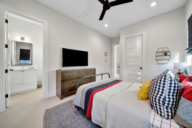 407 N Copa Palm Loop, Montgomery, TX 77316