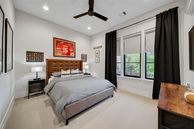 407 N Copa Palm Loop, Montgomery, TX 77316