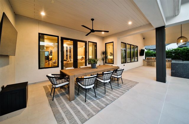 407 N Copa Palm Loop, Montgomery, TX 77316