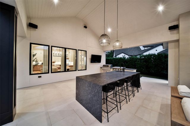 407 N Copa Palm Loop, Montgomery, TX 77316