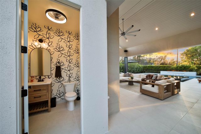 407 N Copa Palm Loop, Montgomery, TX 77316