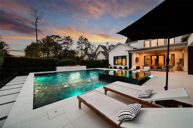 407 N Copa Palm Loop, Montgomery, TX 77316