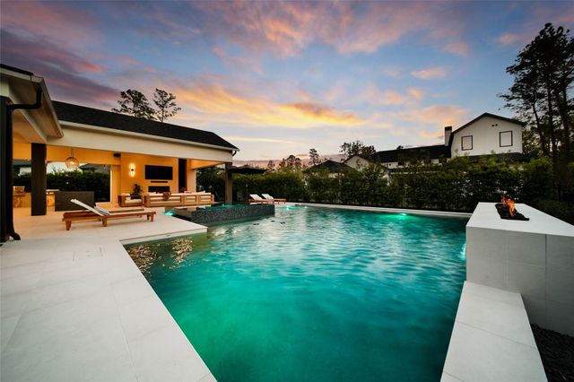 407 N Copa Palm Loop, Montgomery, TX 77316