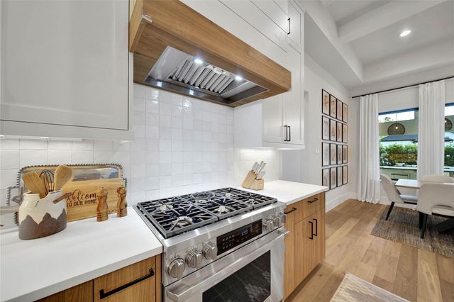 407 N Copa Palm Loop, Montgomery, TX 77316