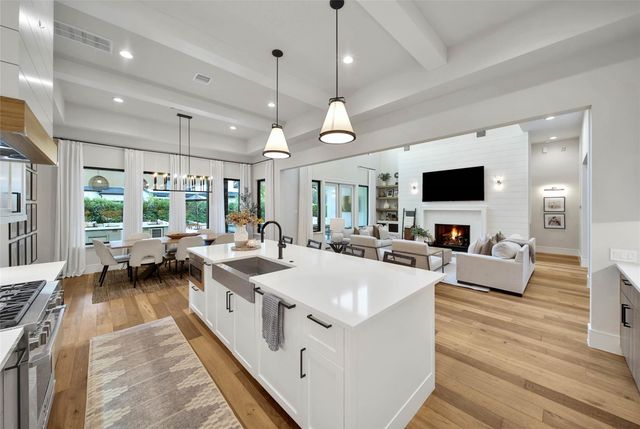 407 N Copa Palm Loop, Montgomery, TX 77316