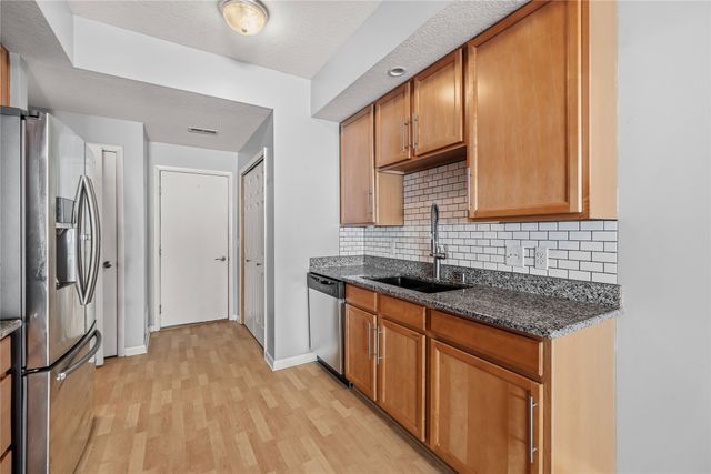 2241 Hart Avenue 2, Des Moines, IA 50320