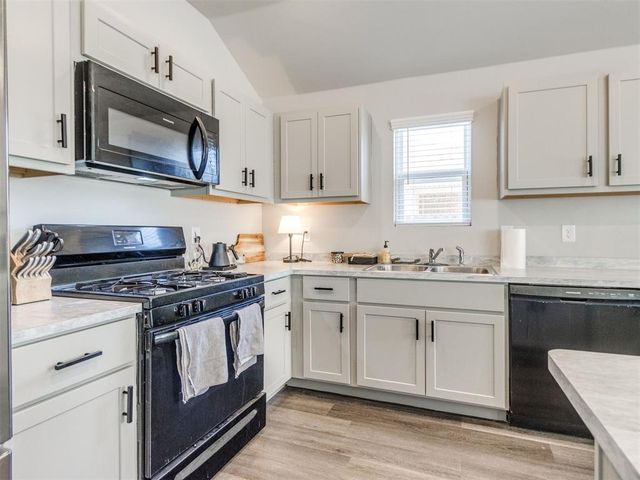 506 SE 7th Place, Newcastle, OK 73065