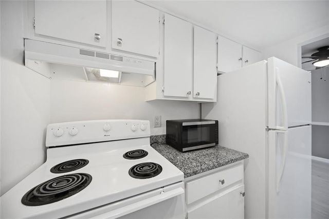 57 Northdale Place, Lawrenceville, GA 30046