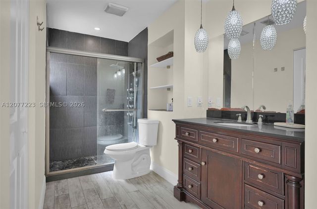 6538 NW 170th Ter, Hialeah, FL 33015