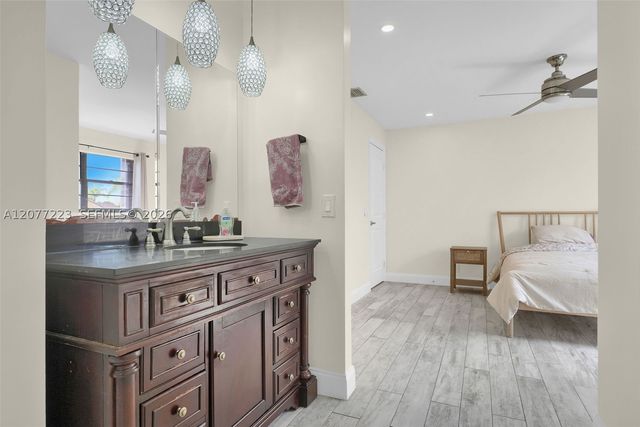 6538 NW 170th Ter, Hialeah, FL 33015
