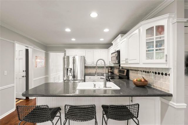 4069 Bittersweet Drive NE, Roswell, GA 30075