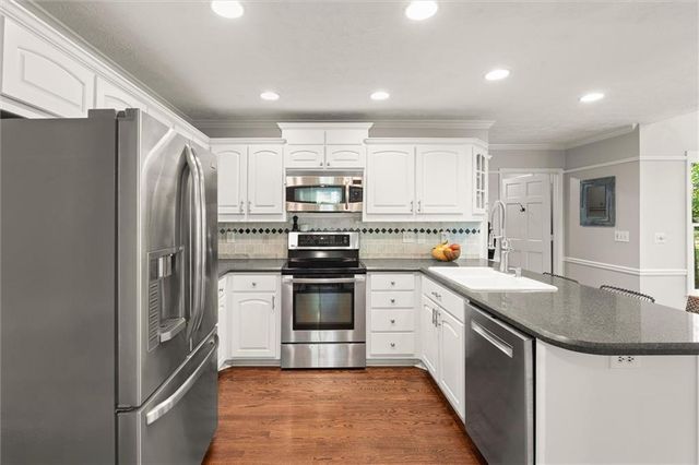 4069 Bittersweet Drive NE, Roswell, GA 30075