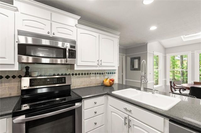 4069 Bittersweet Drive NE, Roswell, GA 30075